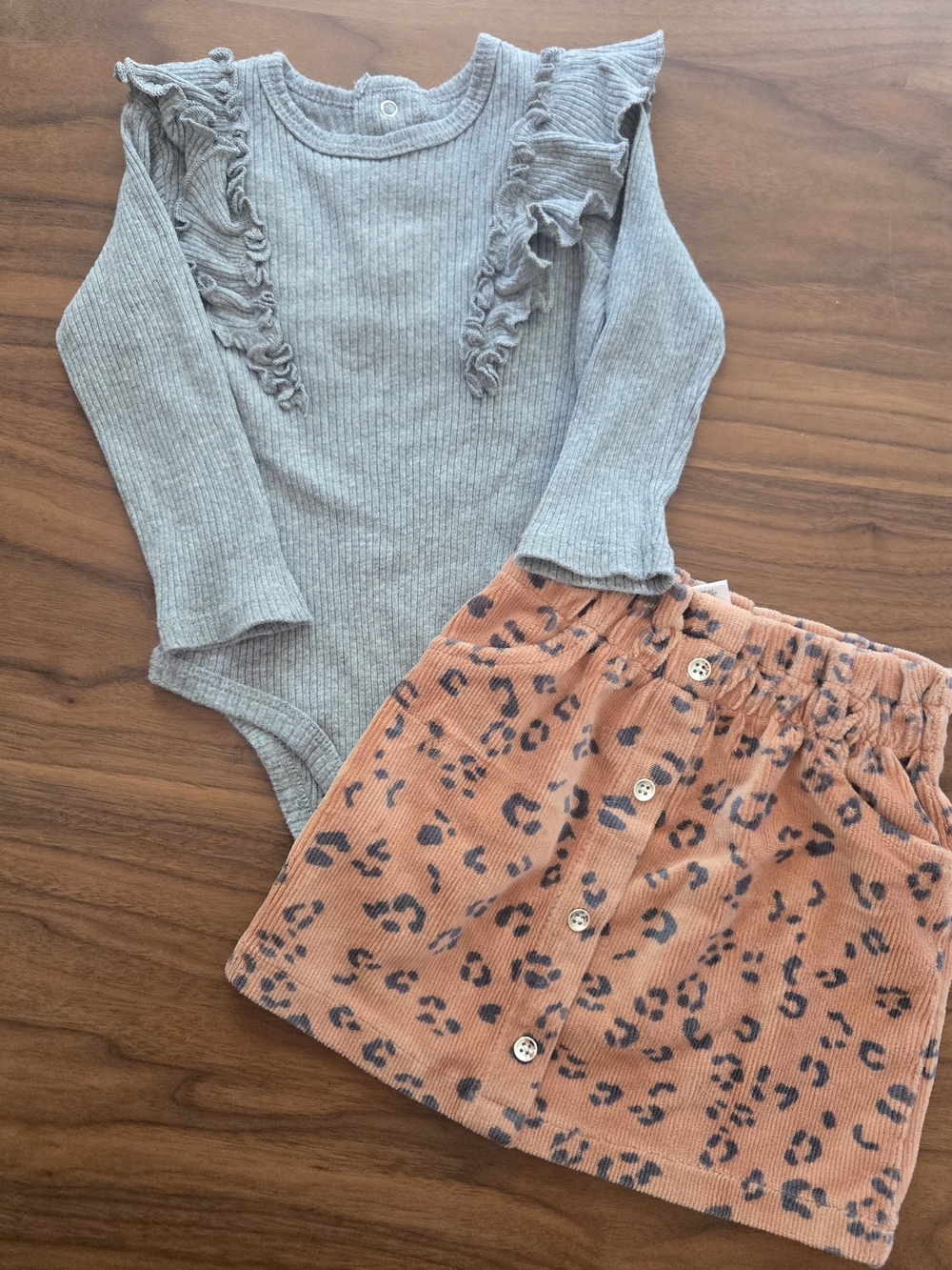 Fall Ribbed Long Sleeve Bodysuit & Cheetah Print Ribbed Skirt 18m